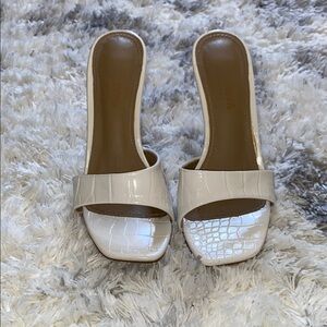 Elegant Cream Women's Slide Sandals